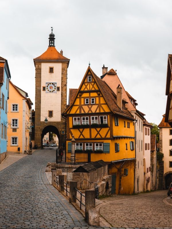 tobias-reich-jycCp4KQ73M-unsplash